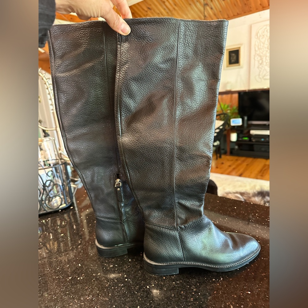 Massimo Dutti Over the knee boots. Like new Size 35